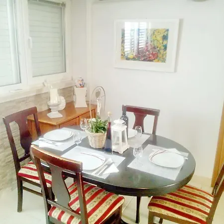 Rita - One Bedroom *