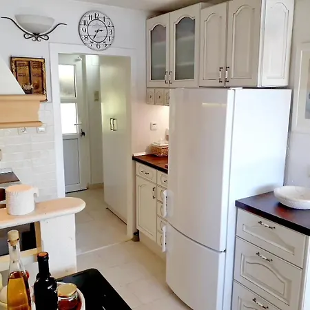 Rita - One Bedroom Apartmán *