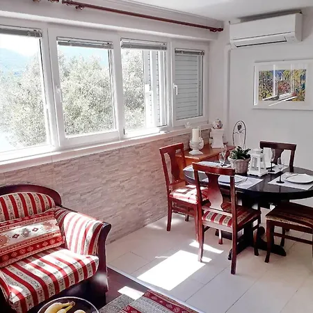 Rita - One Bedroom