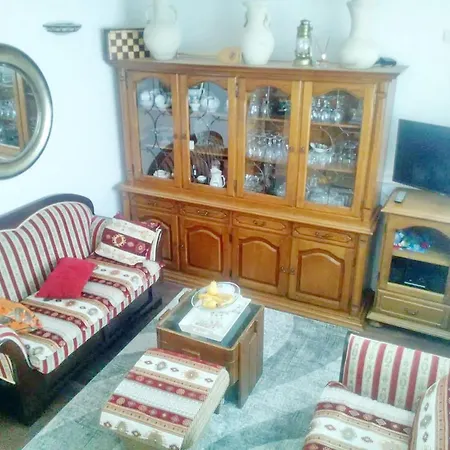 Rita - One Bedroom Ston